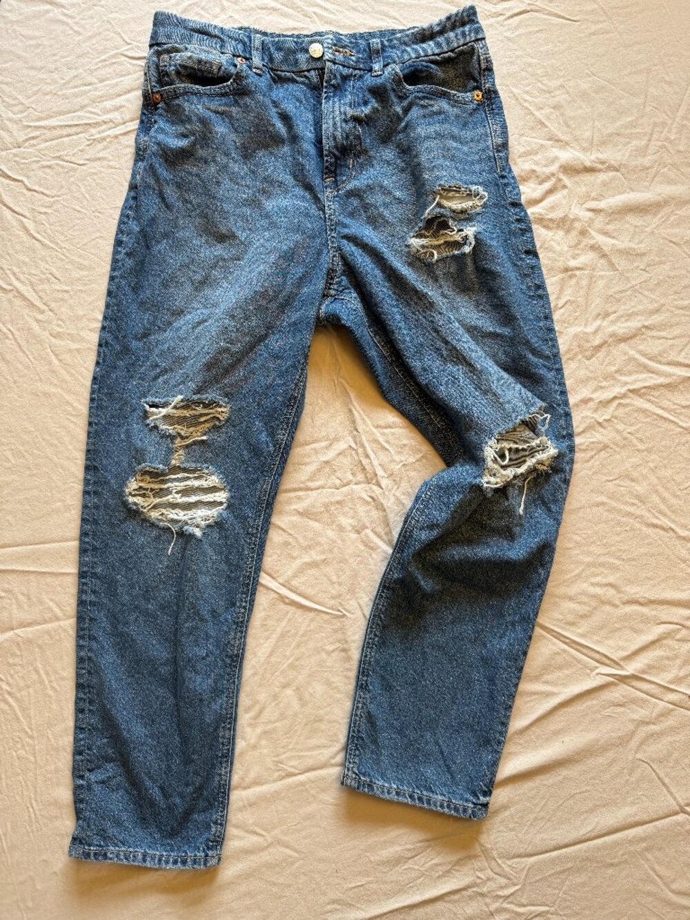 American Eagle Strigid Curvy Mom Jeans Size 10 – Real Blue Ripped Ankle Denim